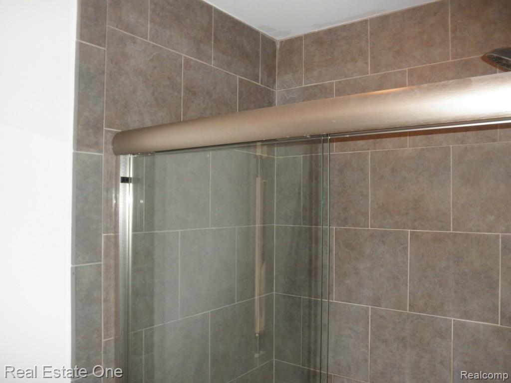 4091 Plum Lane Rochester, MI 48306 - Photo 23 of 44 Gallery Image 23