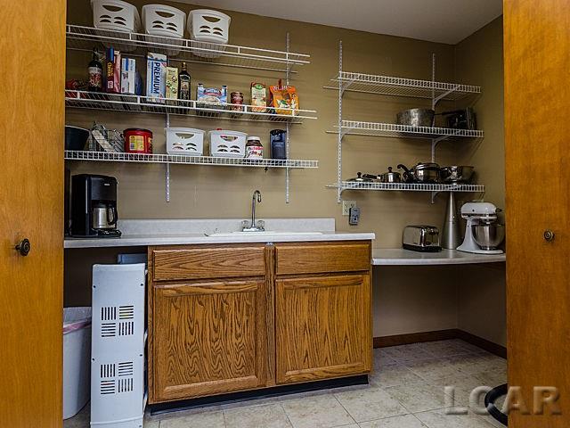7801 Clinton Macon Road Clinton, MI 49236 - Photo 27 of 38