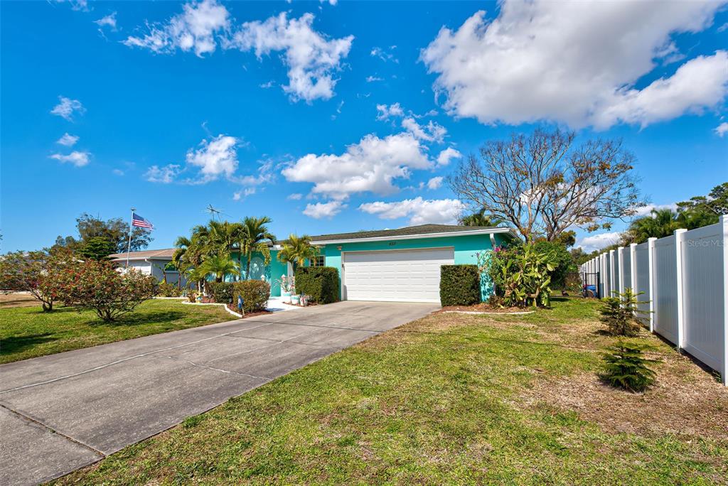 637 Briarwood Road Venice, FL 34293 - Photo 1 of 1