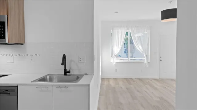 $5,000,000 | 1561 Jefferson Avenue, Miami Beach, FL 33139