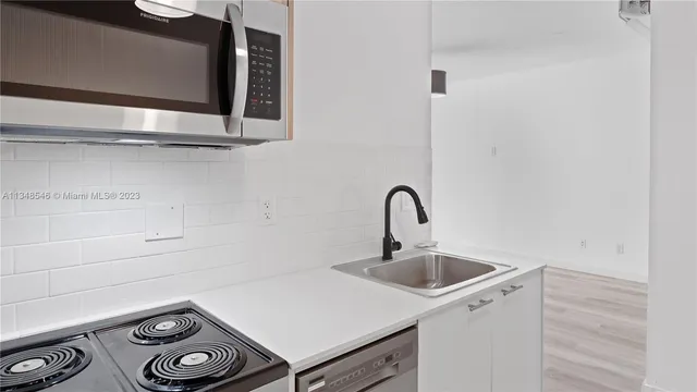 $5,000,000 | 1561 Jefferson Avenue, Miami Beach, FL 33139