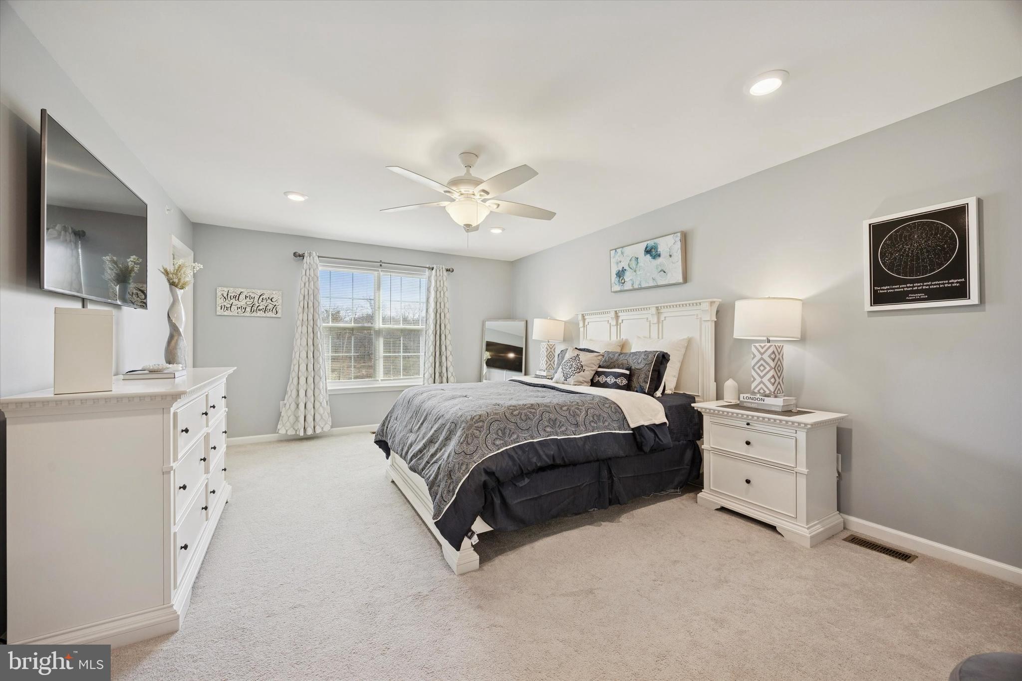 103 Edgewater Court Quakertown, PA 18951 - Photo 13 of 25 Recessed lighting, ceiling fan.