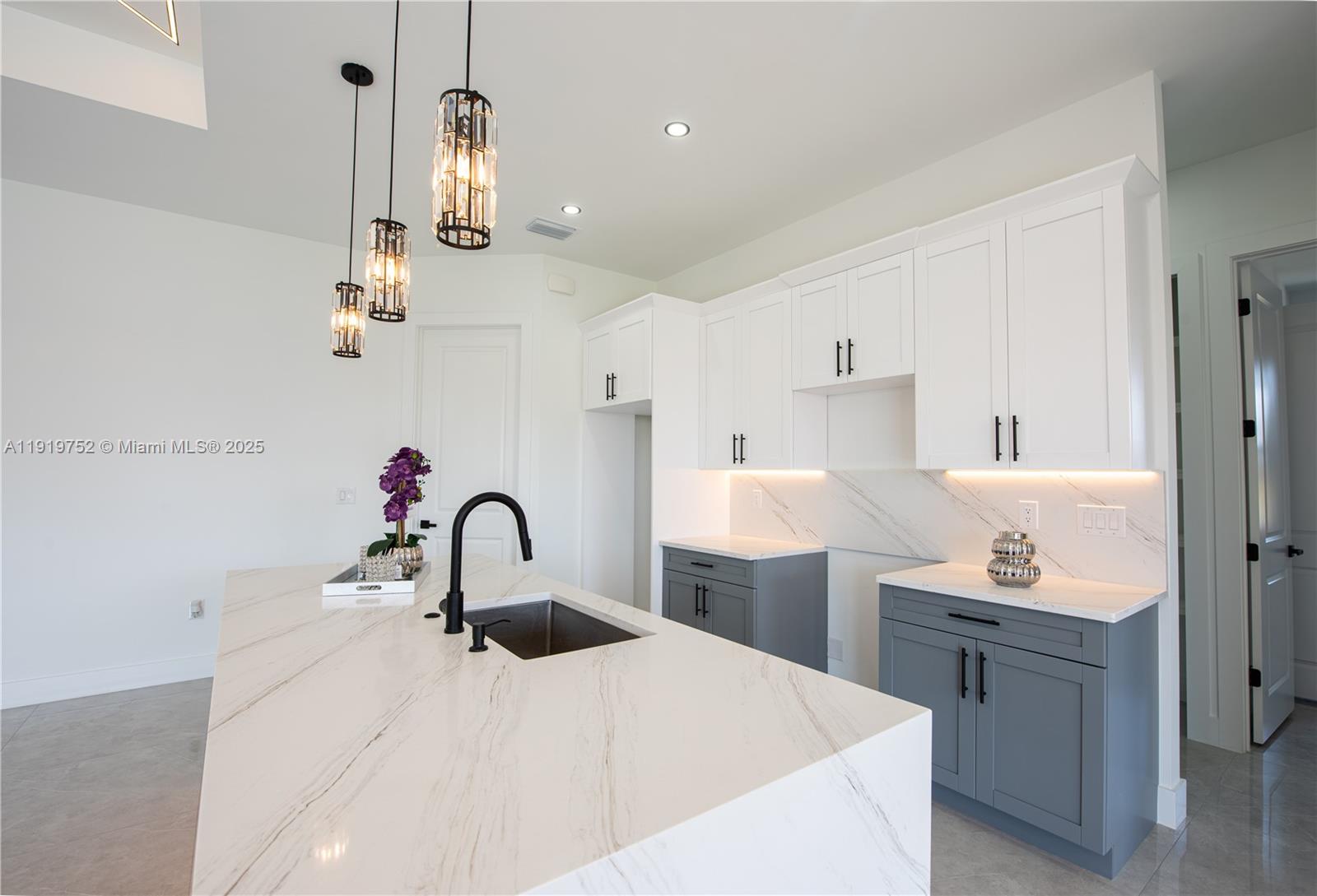 3115 2nd Street Southwest Lehigh Acres, FL 33976 - Photo 10 of 39