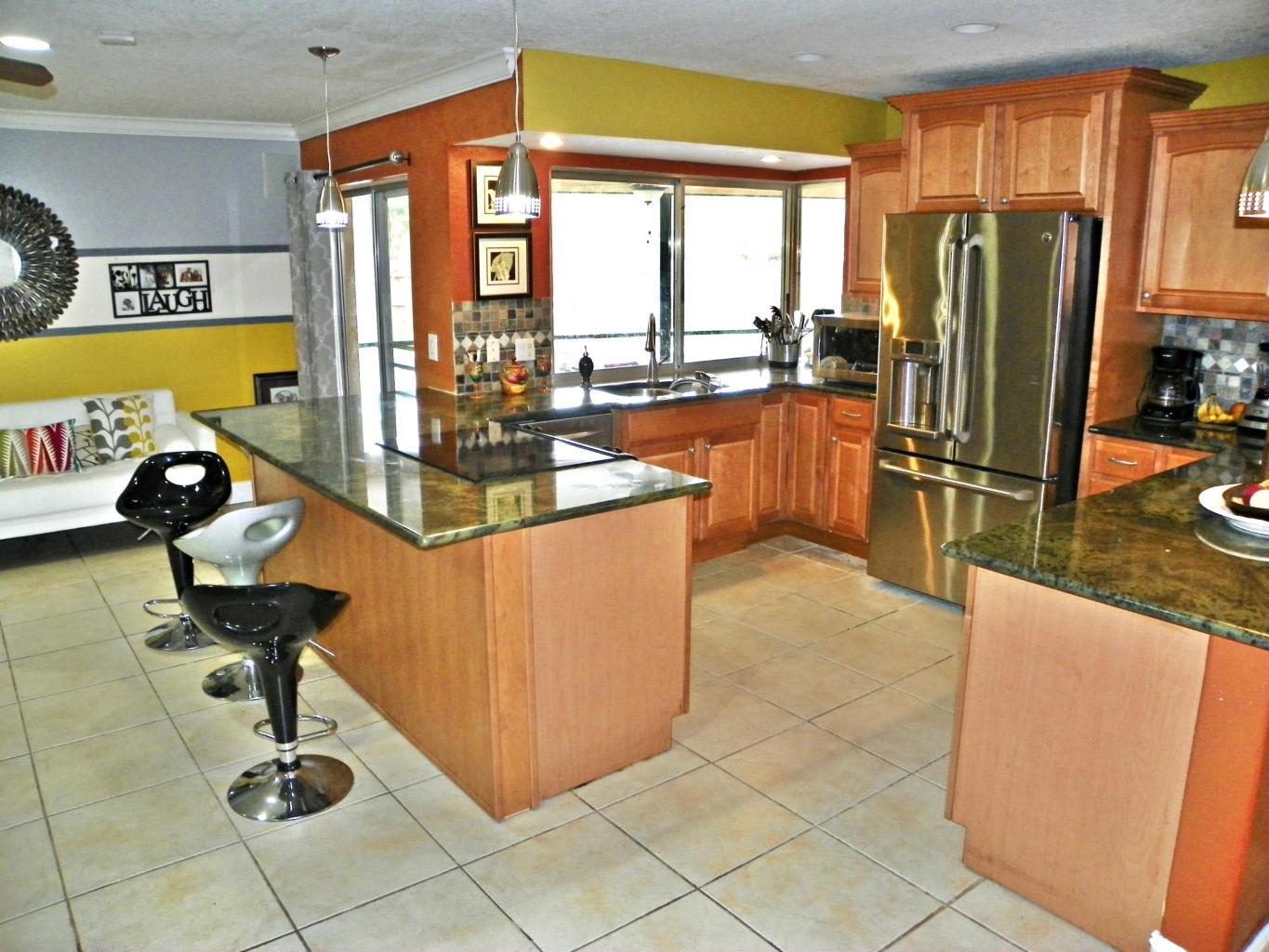 122 West Mango Road Lake Worth, FL 33467 - Photo 3 of 10 Kitchen 2