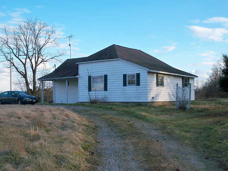 20427 Galatia Post Road Pittsburg, IL 62974 - Photo 1 of 6