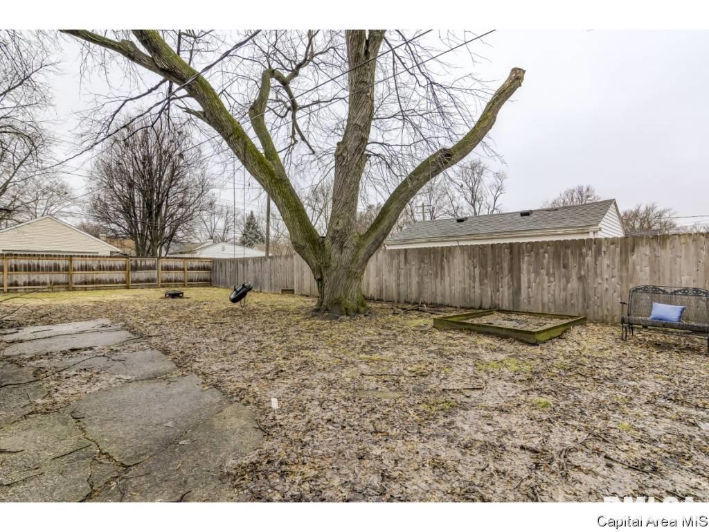 2409 South Pasfield Street Springfield, IL 62704 - Photo 5 of 30