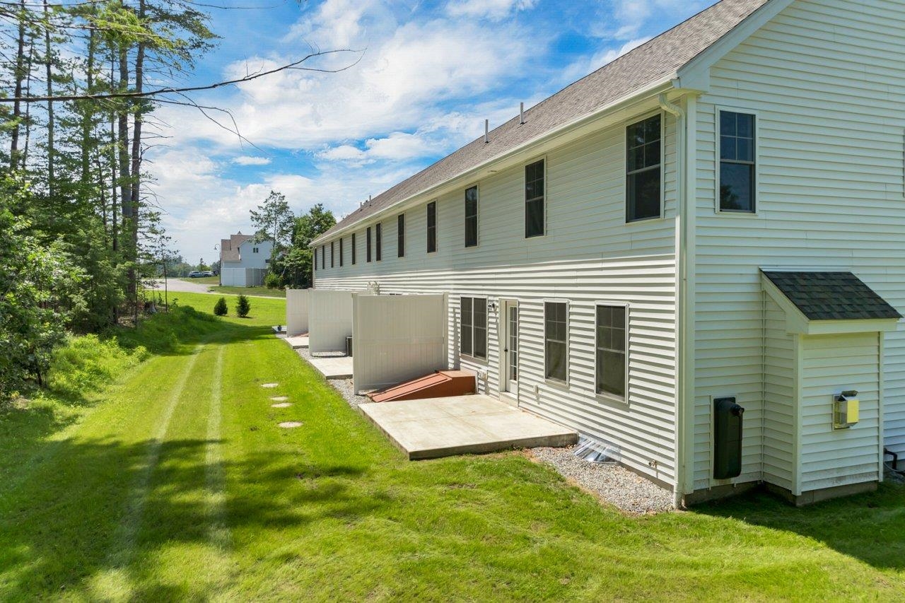 7 A A Street, Unit END A Litchfield, NH 03052 - Photo 4 of 59