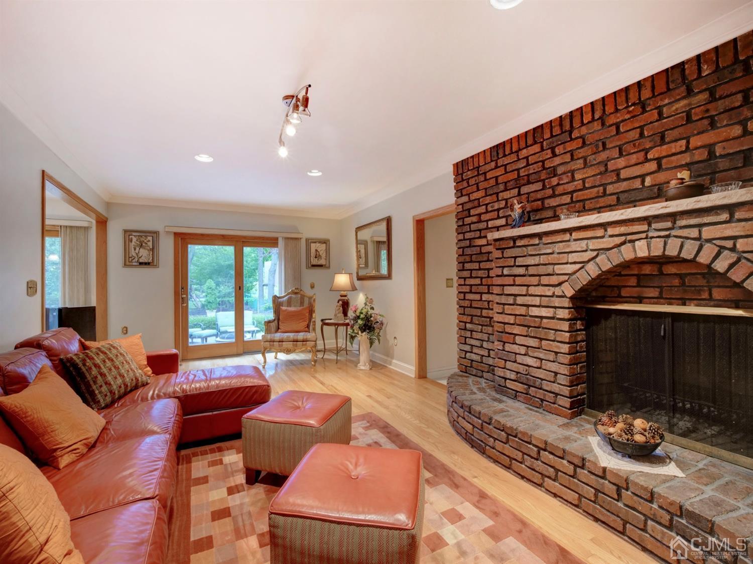 290 Dunhams Corner Road East Brunswick, NJ 08816 - Photo 18 of 28 Gallery Image 18