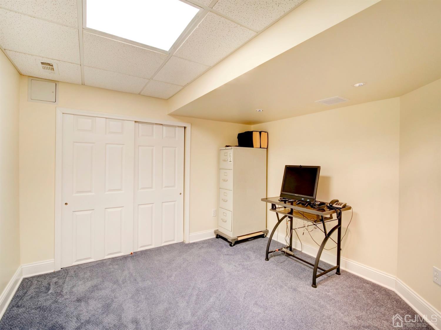 290 Dunhams Corner Road East Brunswick, NJ 08816 - Photo 22 of 28 Gallery Image 22