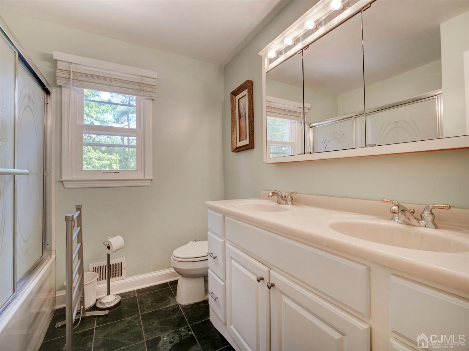 290 Dunhams Corner Road East Brunswick, NJ 08816 - Photo 25 of 28 Gallery Image 25
