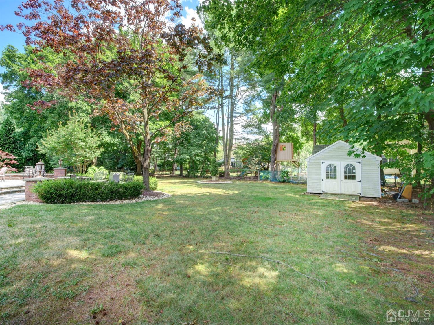 290 Dunhams Corner Road East Brunswick, NJ 08816 - Photo 4 of 28 Gallery Image 4