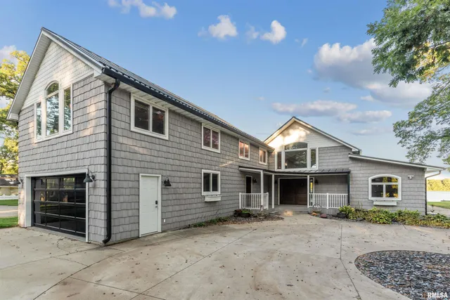 $540,000 | 21604 River Road North, Cordova, IL 61242