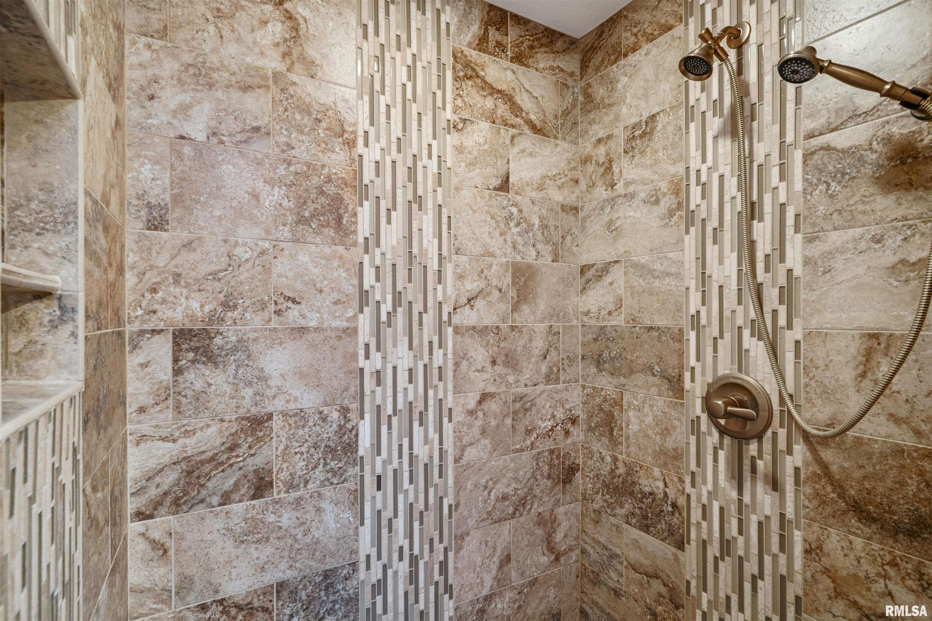 21604 River Road North Cordova, IL 61242 - Photo 17 of 39