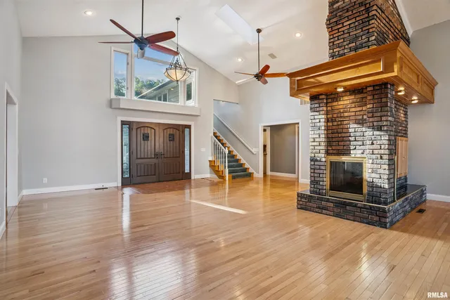 $540,000 | 21604 River Road North, Cordova, IL 61242