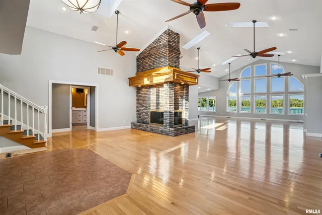 $540,000 | 21604 River Road North, Cordova, IL 61242