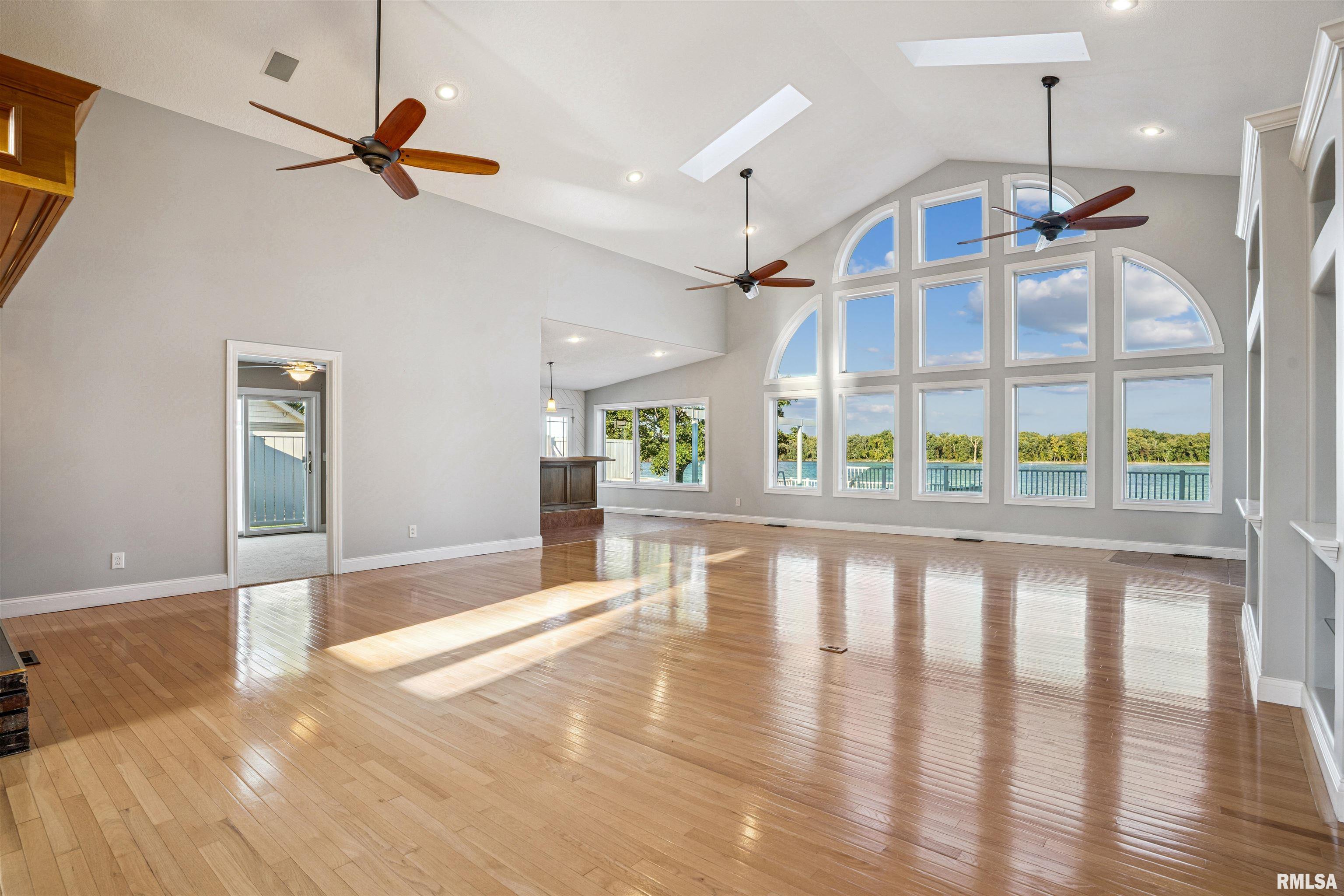 21604 River Road North Cordova, IL 61242 - Photo 6 of 39