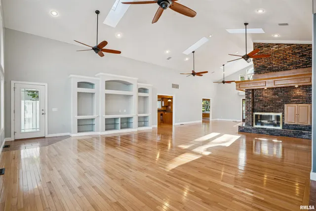 $540,000 | 21604 River Road North, Cordova, IL 61242