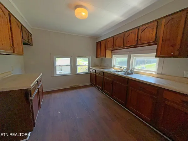 $129,900 | 608 Wright Street, Jellico, TN 37762
