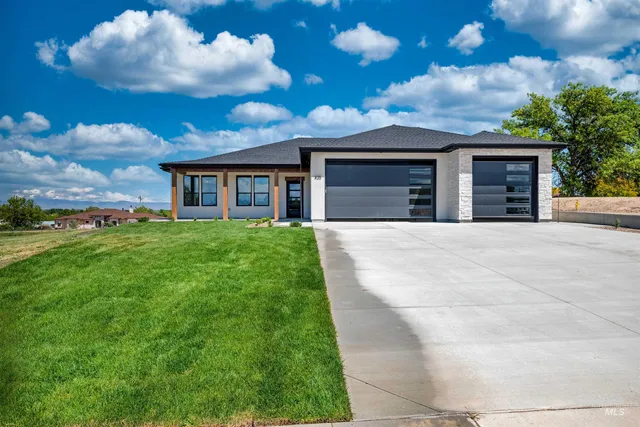 $739,900 | 435 East Elaine Court, Nampa, ID 83686