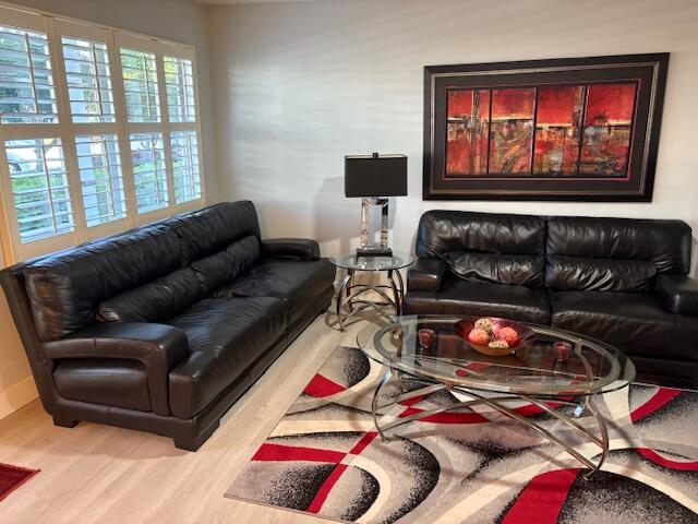 1015 Cornwall East, Unit 1015 Boca Raton, FL 33434 - Photo 7 of 20 Living Room
