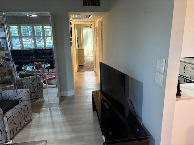 1015 Cornwall East, Unit 1015 Boca Raton, FL 33434 - Photo 8 of 20 Living Room