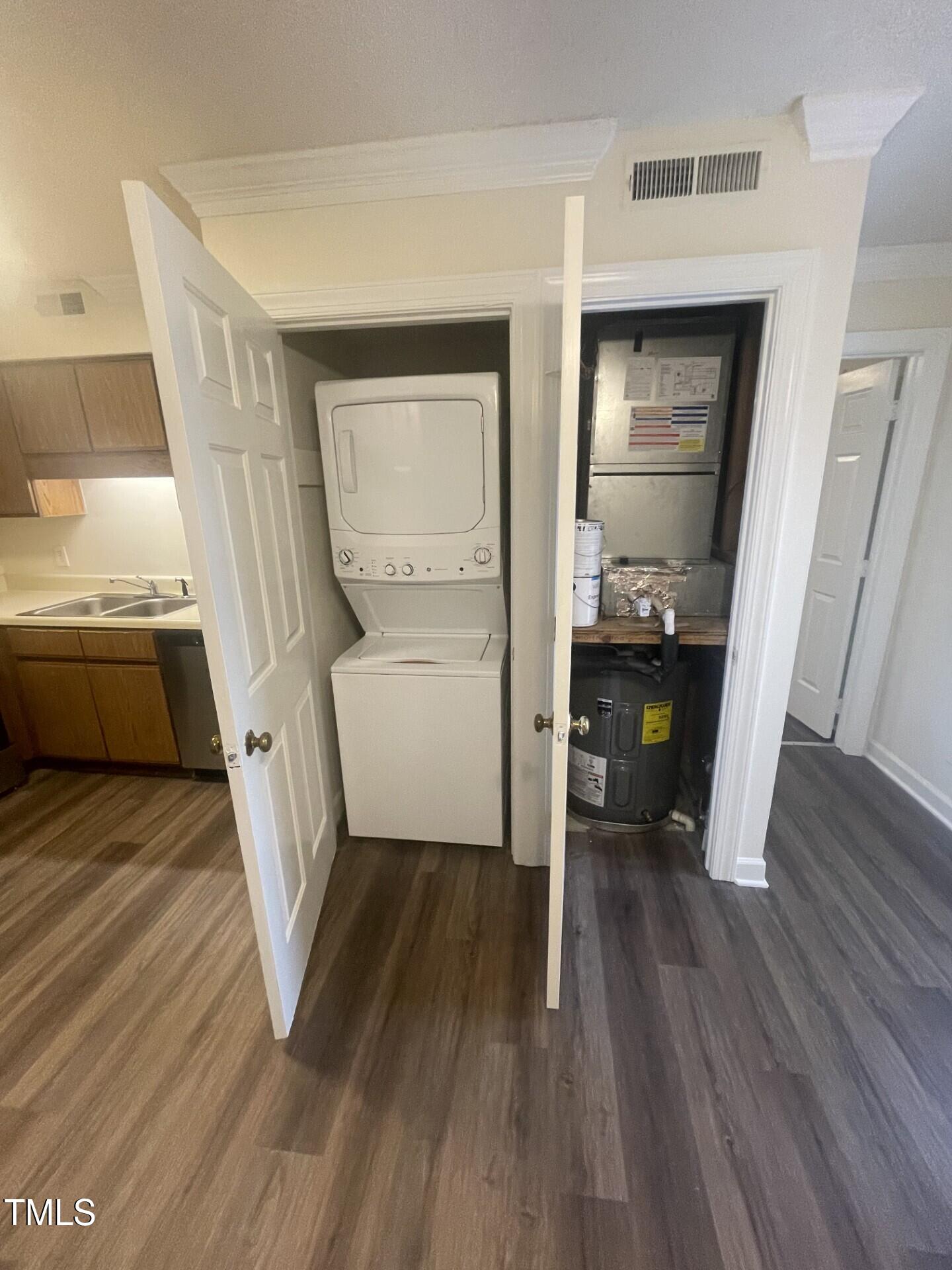 3533 Ivy Commons Drive, Unit 301 Raleigh, NC 27606 - Photo 5 of 14 thumbnail_IMG_4625