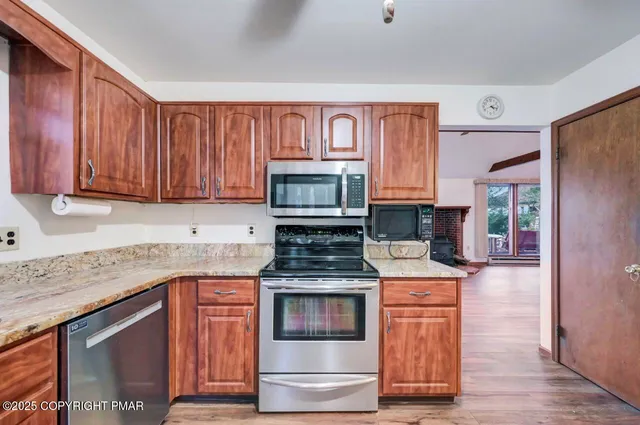 $1,100,000 | 86 Longfellow Circle, Albrightsville, PA 18210