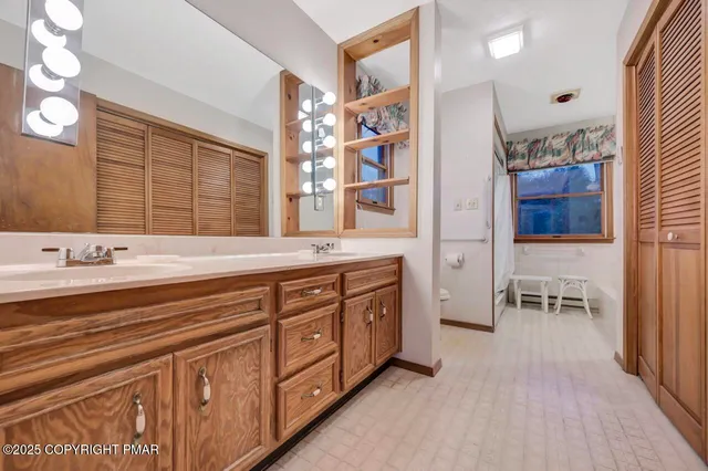 $1,100,000 | 86 Longfellow Circle, Albrightsville, PA 18210