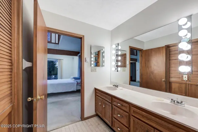 $1,100,000 | 86 Longfellow Circle, Albrightsville, PA 18210