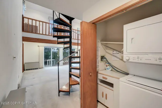 $1,100,000 | 86 Longfellow Circle, Albrightsville, PA 18210