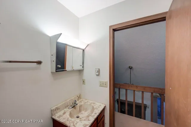 $1,100,000 | 86 Longfellow Circle, Albrightsville, PA 18210