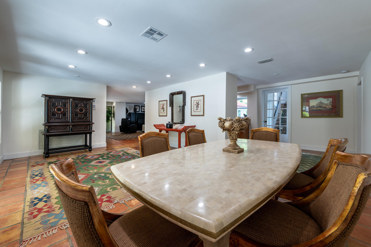 Dining/ Living