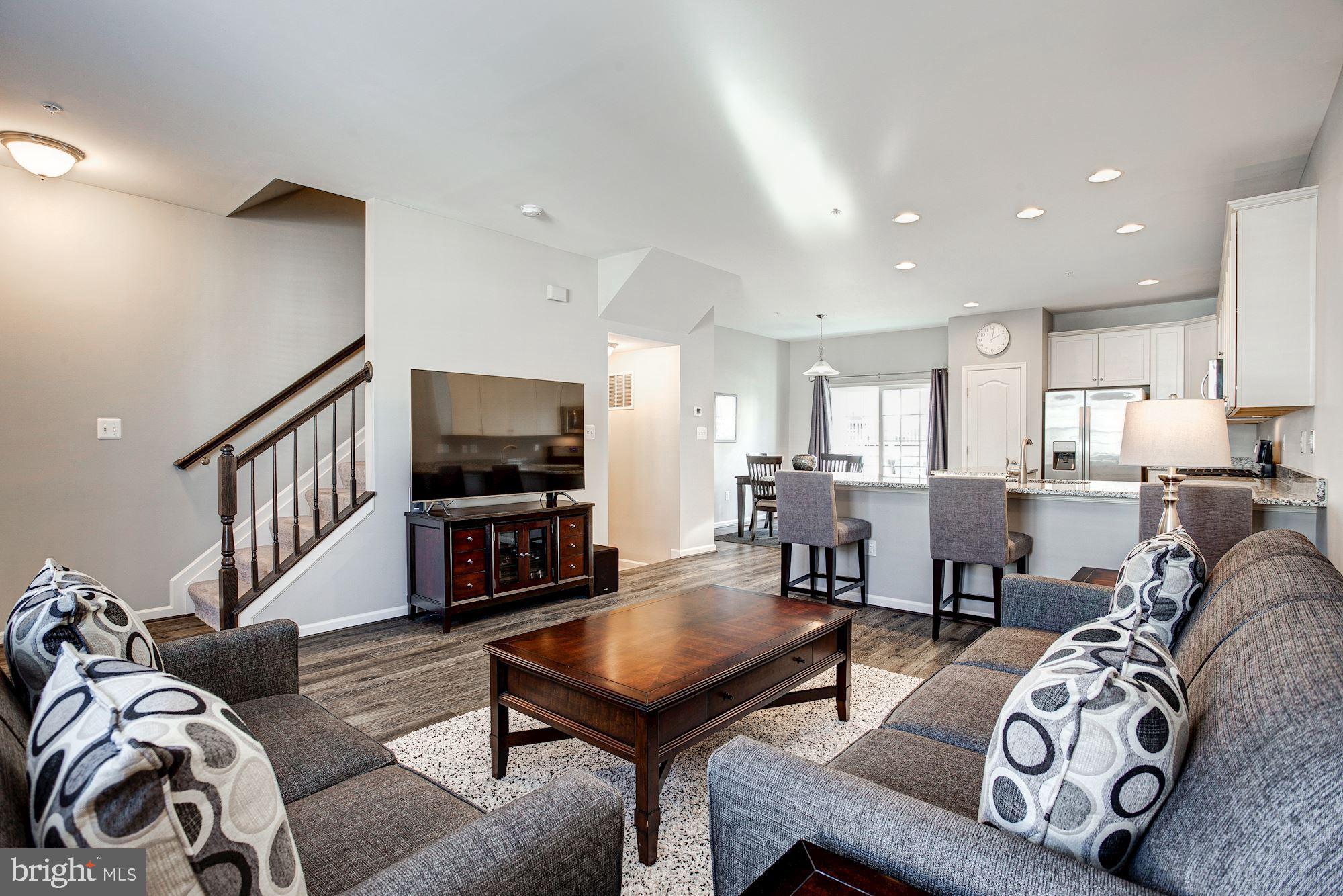 914 Sandy Run Road Baltimore, MD 21220 - Photo 6 of 34 Living Room