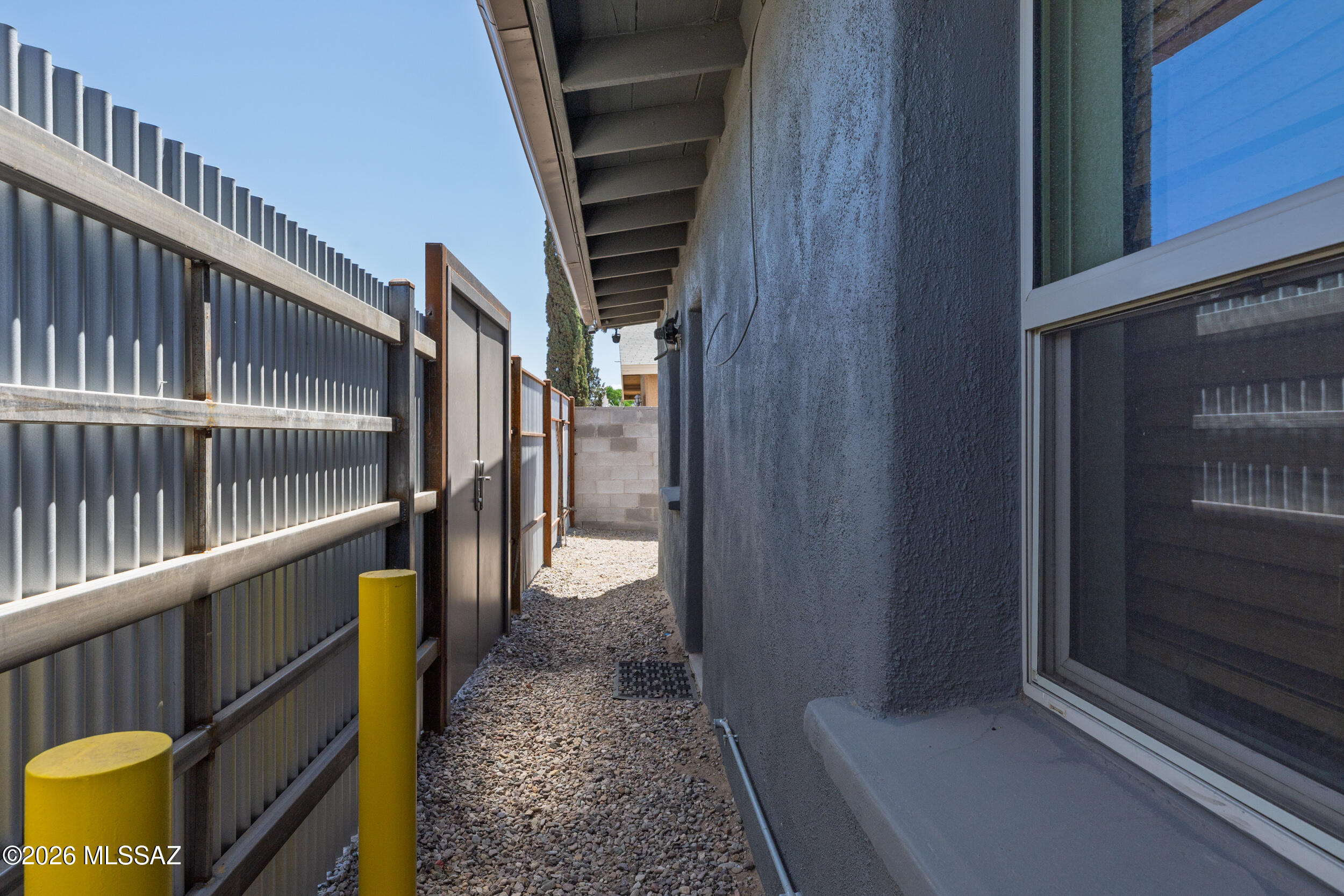 802 East Silverlake Road Tucson, AZ 85713 - Photo 24 of 46