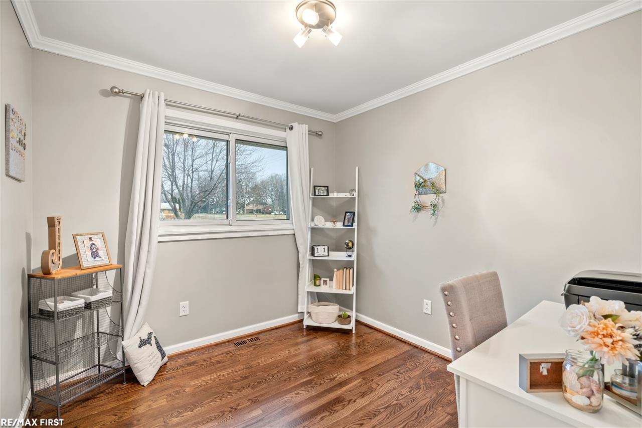 40966 Pickett Ridge Road Sterling Heights, MI 48313 - Photo 12 of 27 50032048-11.JPG