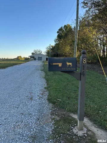 $198,500 | 814 Hyde Park Road, Royalton, IL 62983