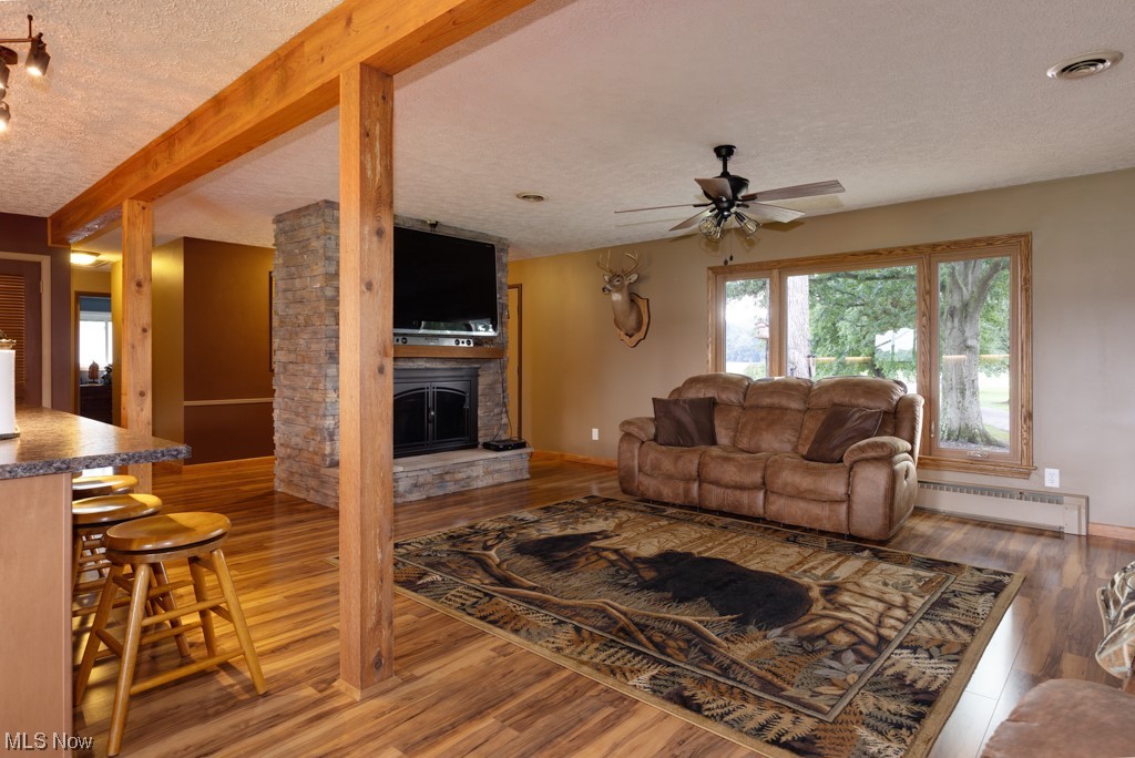 7838 Peck Road Ravenna, OH 44266 - Photo 11 of 35 Living room