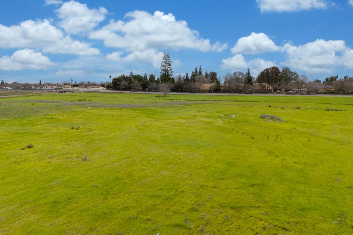 6451 Elder Creek Road Sacramento, CA 95824 - Photo 20 of 21 a view of a big yard