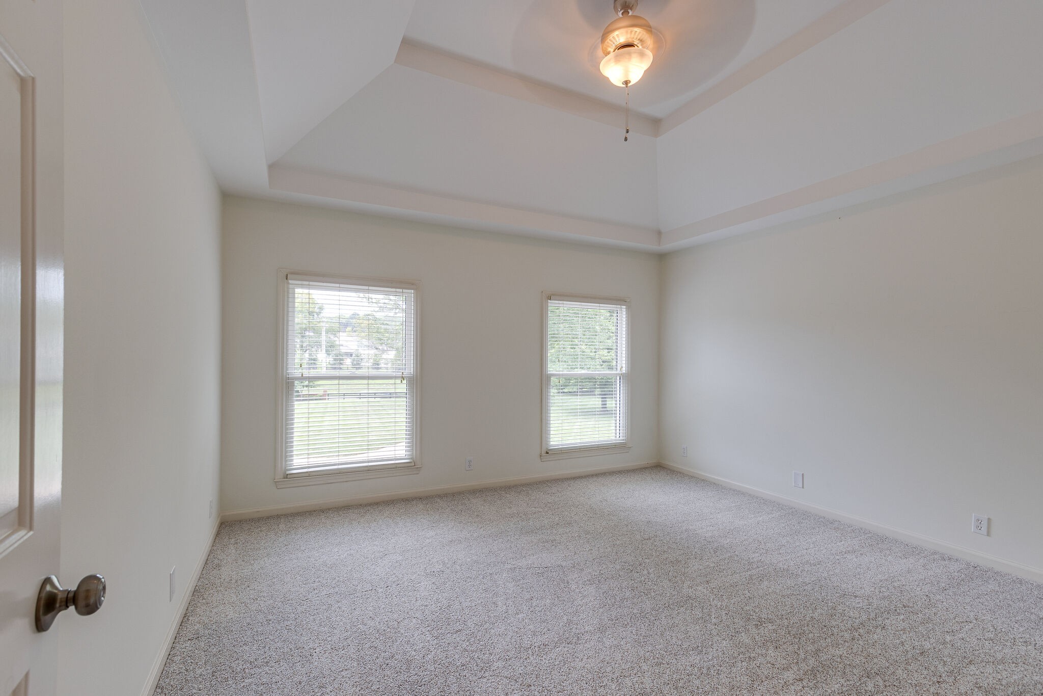 9501 Clovercroft Road Franklin, TN 37067 - Photo 48 of 70 an empty room with windows and closet