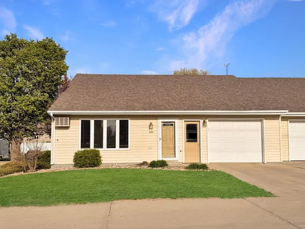 $180,000 | 1004 Main Street, Edgerton, MN 56128