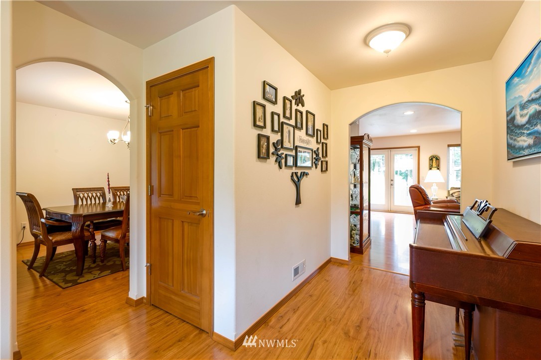 20 West Welcher Road Coupeville, WA 98239 - Photo 8 of 25 Gallery Image 8