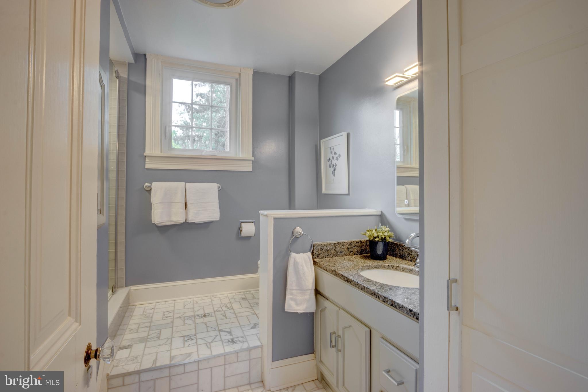 205 Aigburth Road Towson, MD 21286 - Photo 41 of 64 2nd fl Hall bath