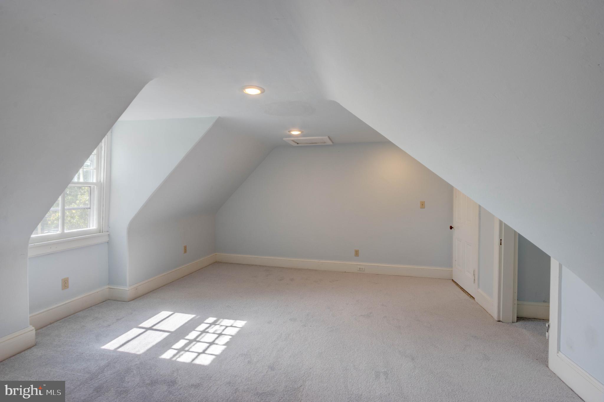 205 Aigburth Road Towson, MD 21286 - Photo 48 of 64 3rd Fl 5th Bed