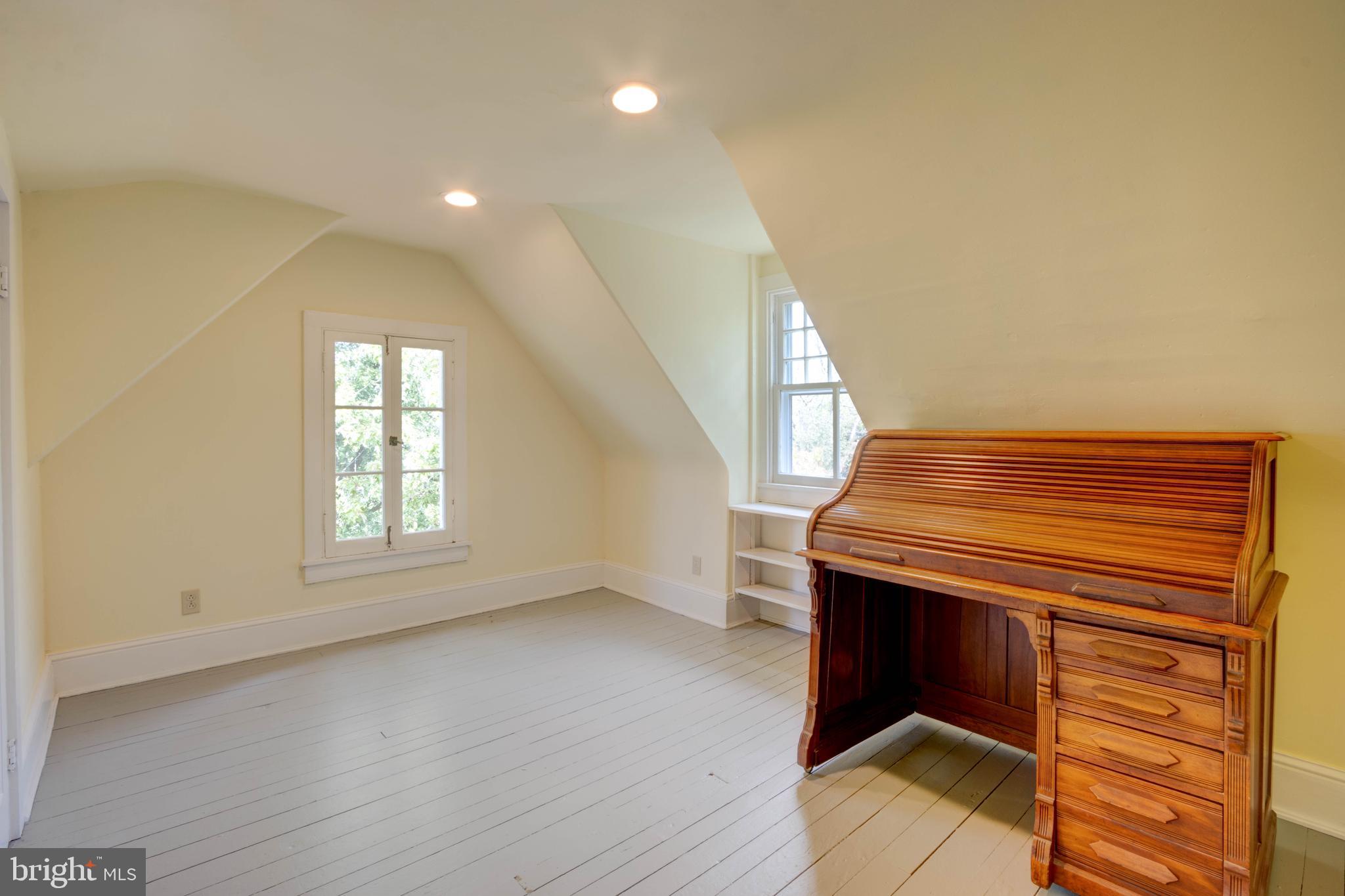 205 Aigburth Road Towson, MD 21286 - Photo 53 of 64 3rd fl 5th bed