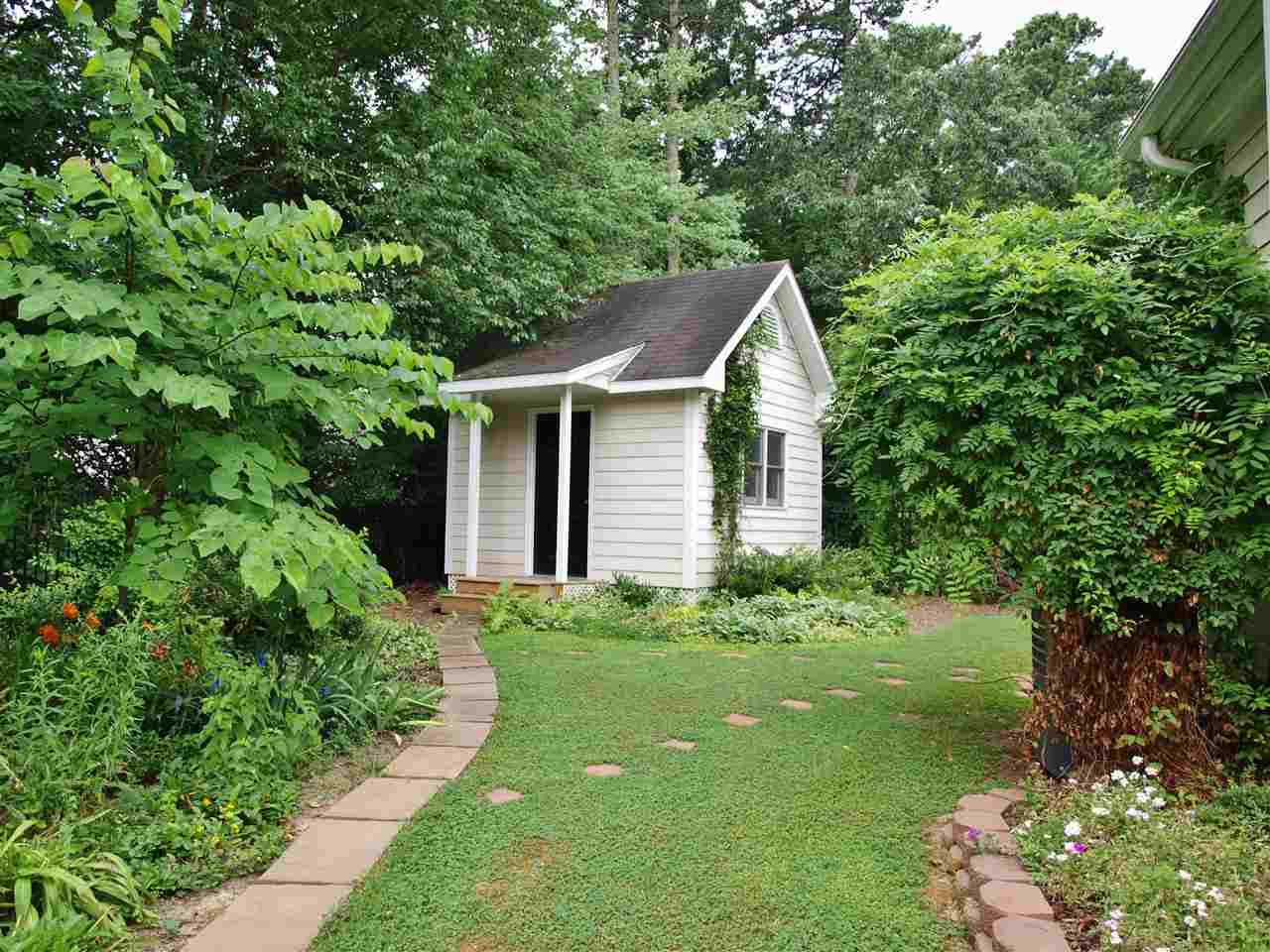 6200 Wyckhurst Court Raleigh, NC 27609 - Photo 19 of 28 She shed