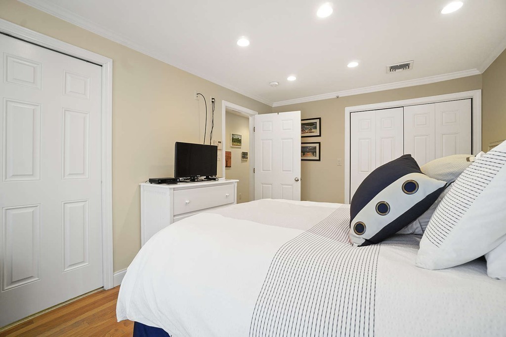 11 Wiget Street, Unit 4 Boston, MA 02113 - Photo 13 of 26