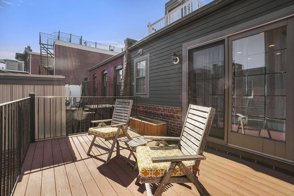 11 Wiget Street, Unit 4 Boston, MA 02113 - Photo 16 of 26