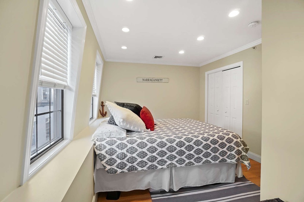 11 Wiget Street, Unit 4 Boston, MA 02113 - Photo 18 of 26
