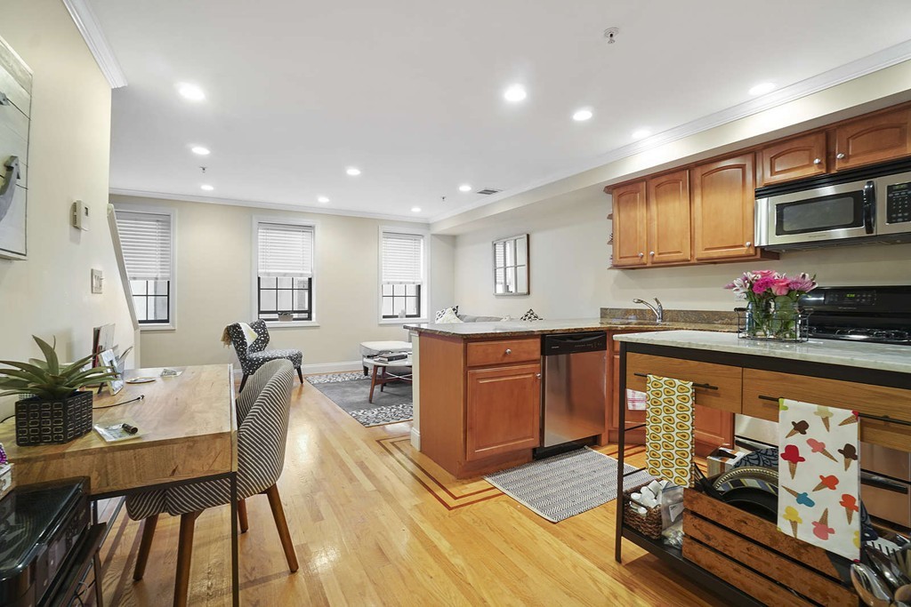 11 Wiget Street, Unit 4 Boston, MA 02113 - Photo 3 of 26