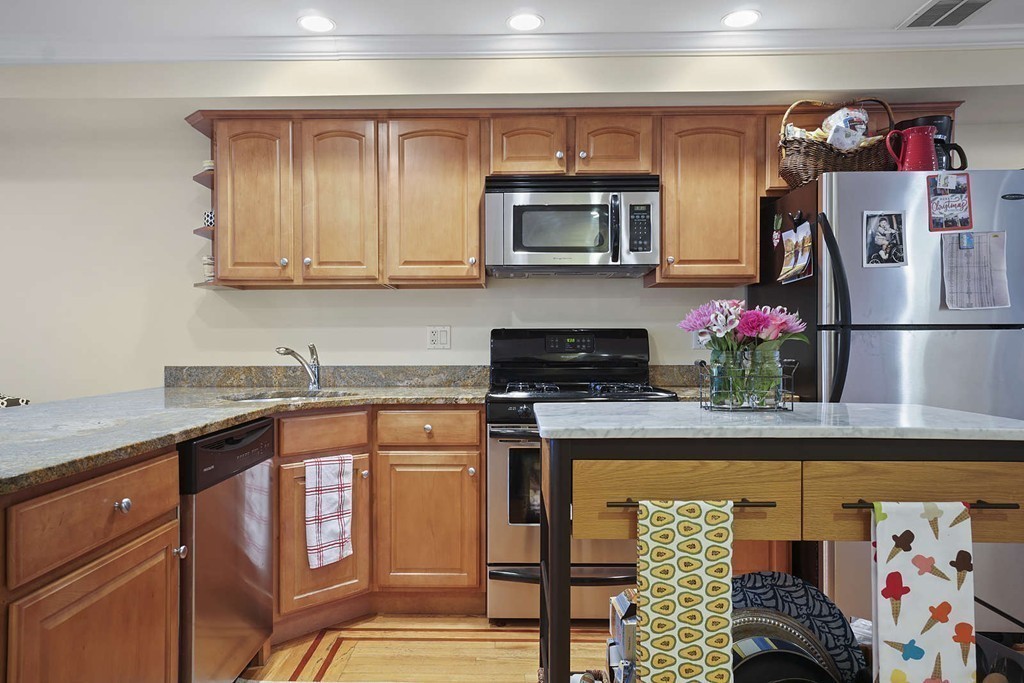 11 Wiget Street, Unit 4 Boston, MA 02113 - Photo 9 of 26